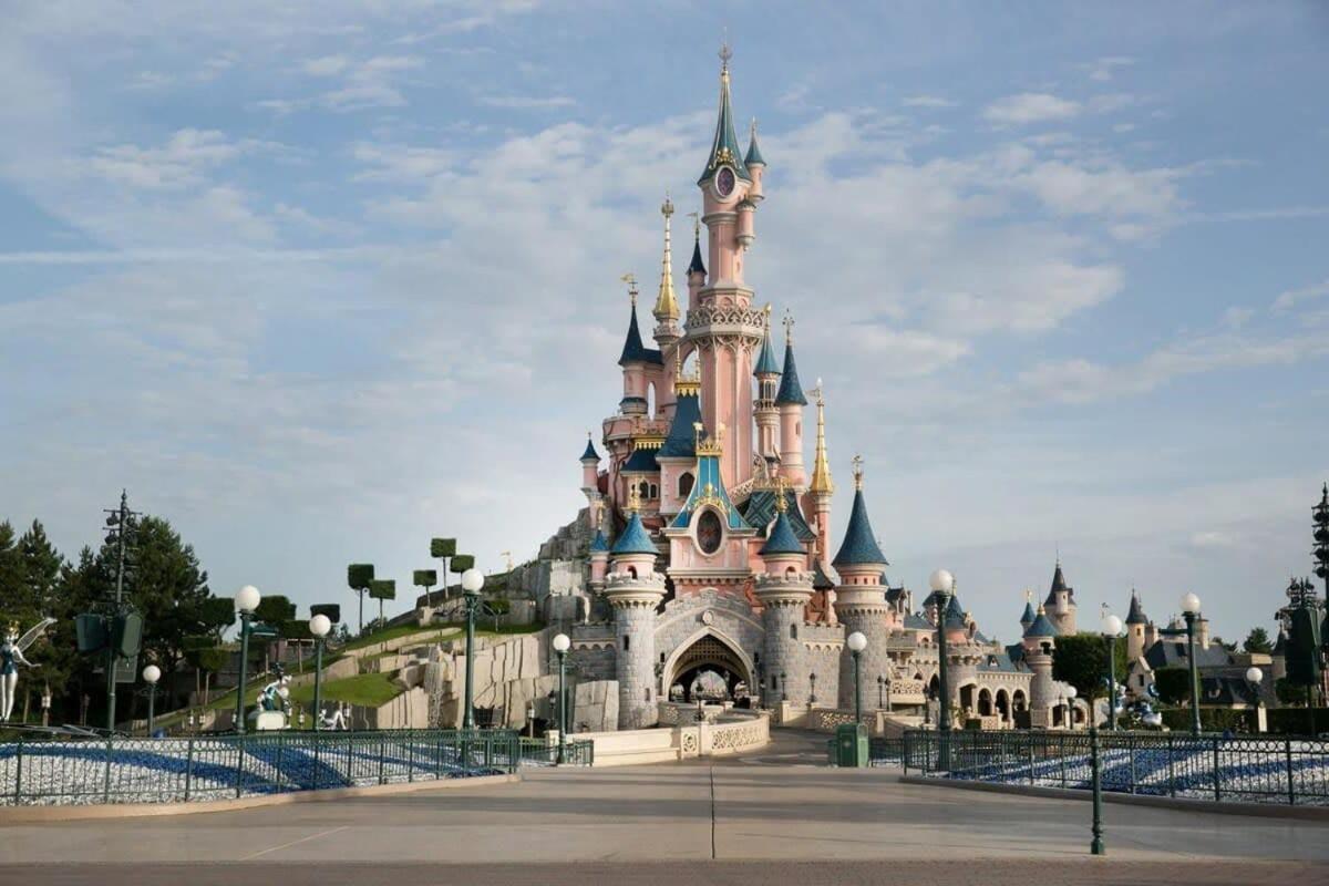 Appart'Hotel Disneyland Dream Close & Safe Montévrain Exterior foto